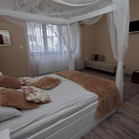 Villa Rusztika Gyula Kültér fotó